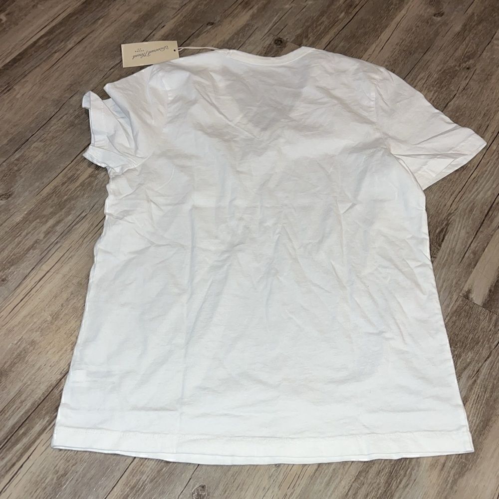 Universal Thread VNeck  - Picture 2 of 2